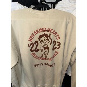 Beige Crewneck Betty Boop Ultimate Frisbee Design Tee Shirt